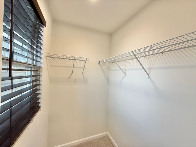 Building Photo - Stunning 3BD, 3.5BA Raleigh Townhome in the Desirable 5401 North Community Within Walking Distanc...