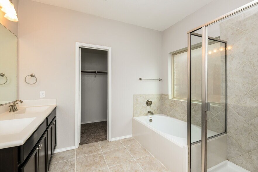 Building Photo - 5864 Fir Tree Ln