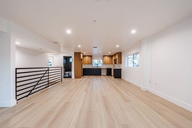 Building Photo - 1656 S Hayworth Ave