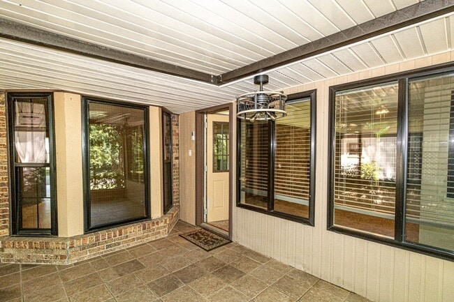 Building Photo - 6 Sonora Way