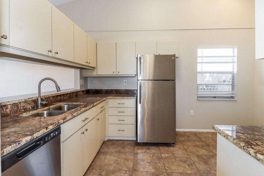 Building Photo - 7827 Adelaide Loop