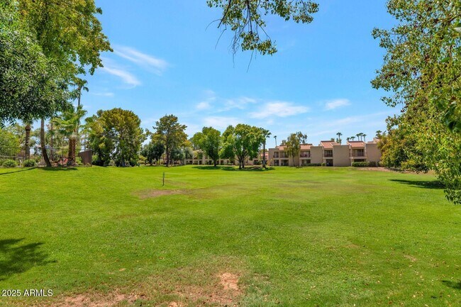 Building Photo - 9445 N 94th Pl