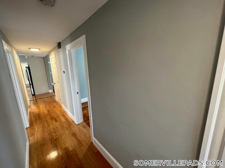 Building Photo - 33 Hancock St