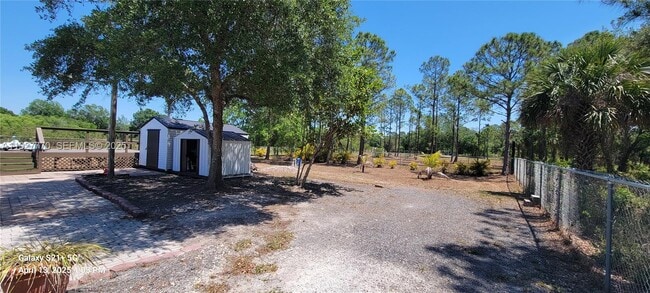 Building Photo - 675 N Romero St