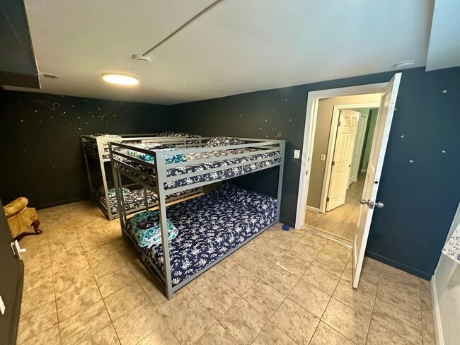 Building Photo - Stunning 4 Bedroom 3 Bathroom House with a...