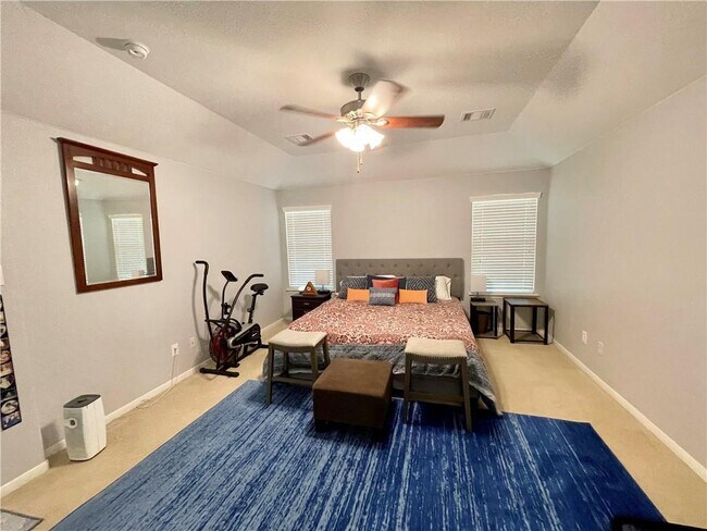 Building Photo - 501 King Eider Ln