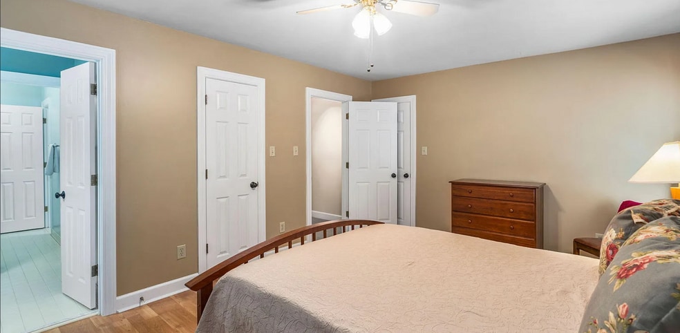Building Photo - 8918 Landing Dr SW