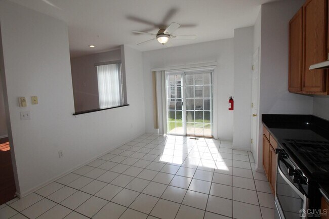 Building Photo - 27 Pin Oak Dr