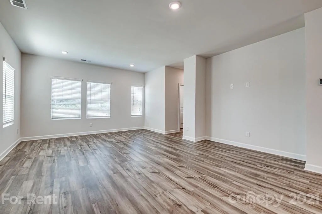 Building Photo - Room in Townhome on Tears Ln