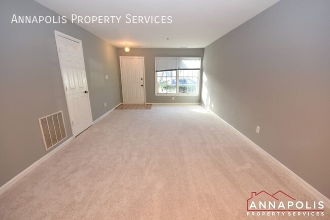 Building Photo - 2615 Compass Dr