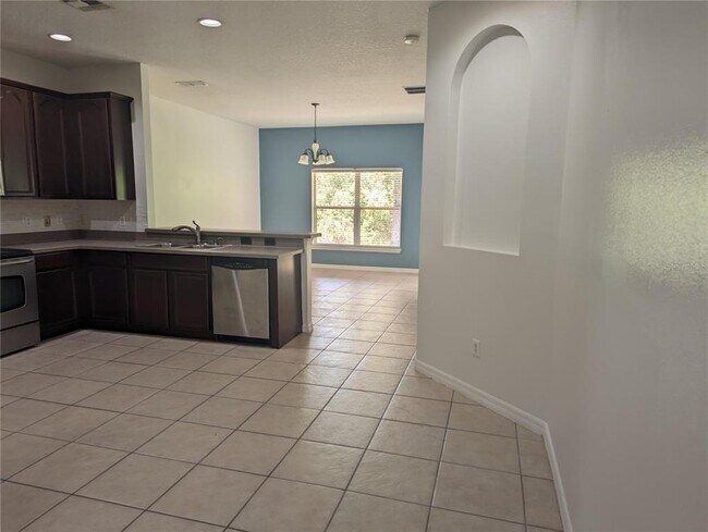Building Photo - 1827 Great Falls Way