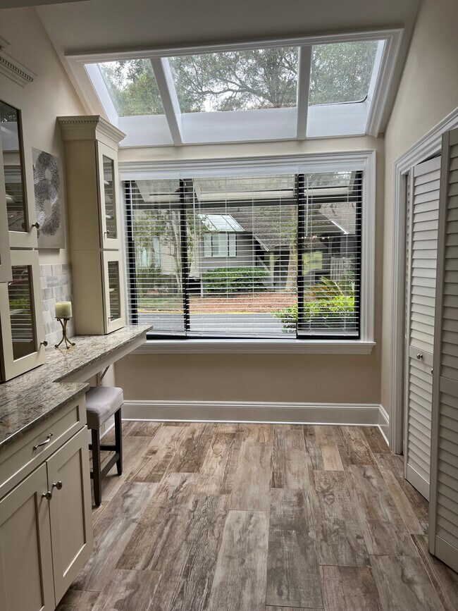 Building Photo - 60 Carnoustie Rd