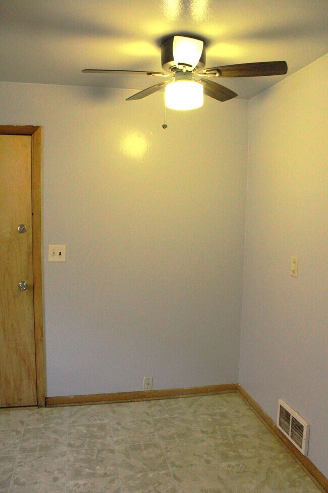 Building Photo - 3957-3959-3959 N 53rd St