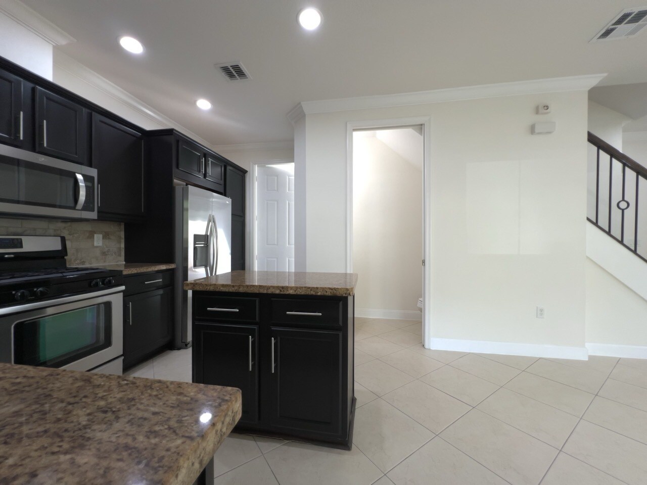 Building Photo - 3390 NW 125th Ave