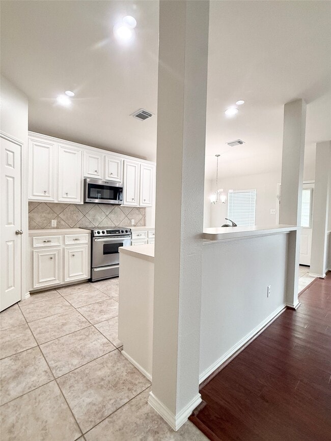 Building Photo - 12404 Shady Brook Dr
