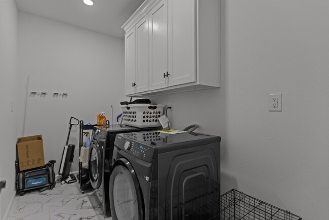 Building Photo - 12029 W Palomino Dr
