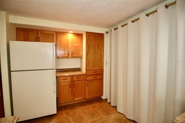 Building Photo - 10992 Poplar St NE