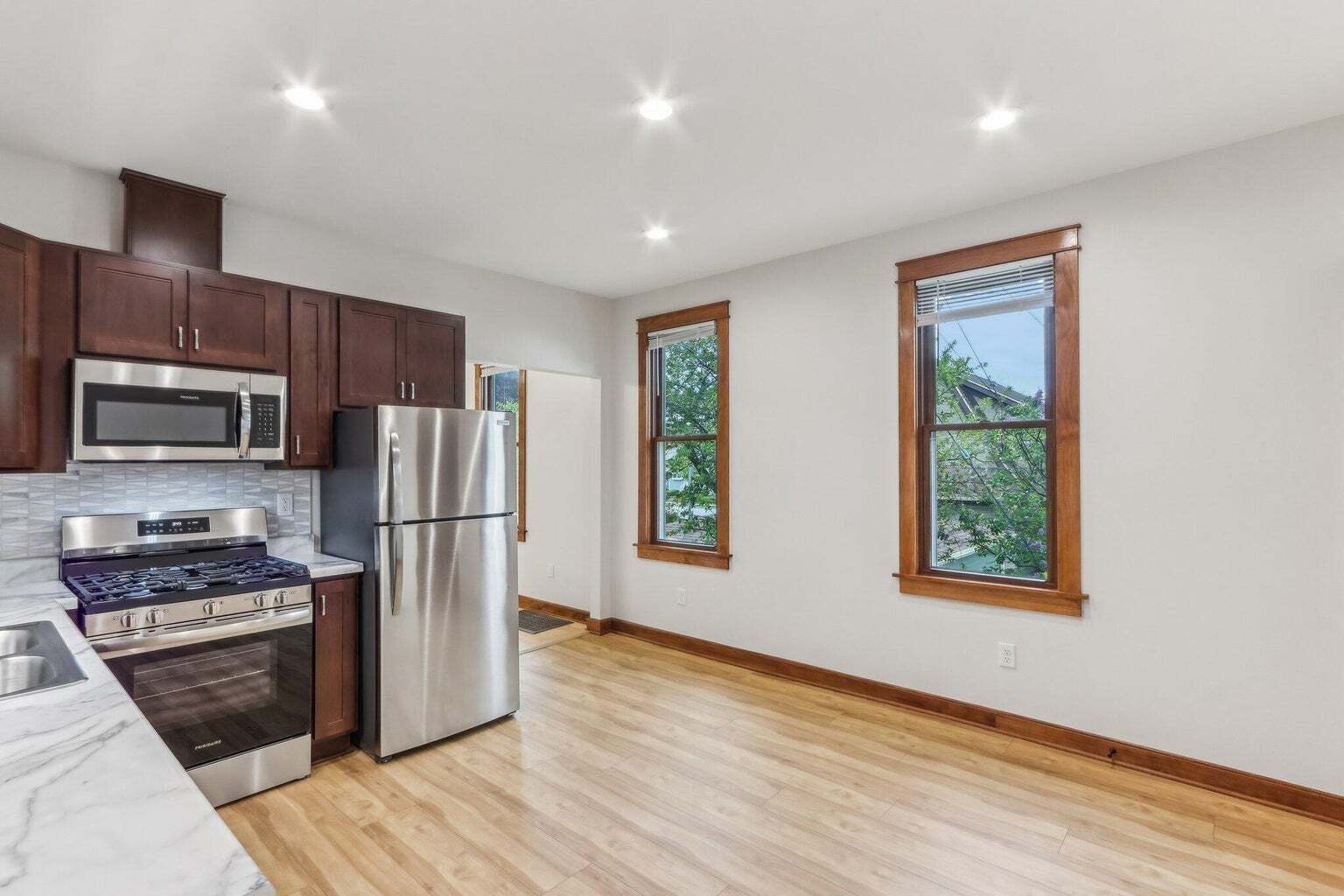 kitchen - 351 E Deer Pl