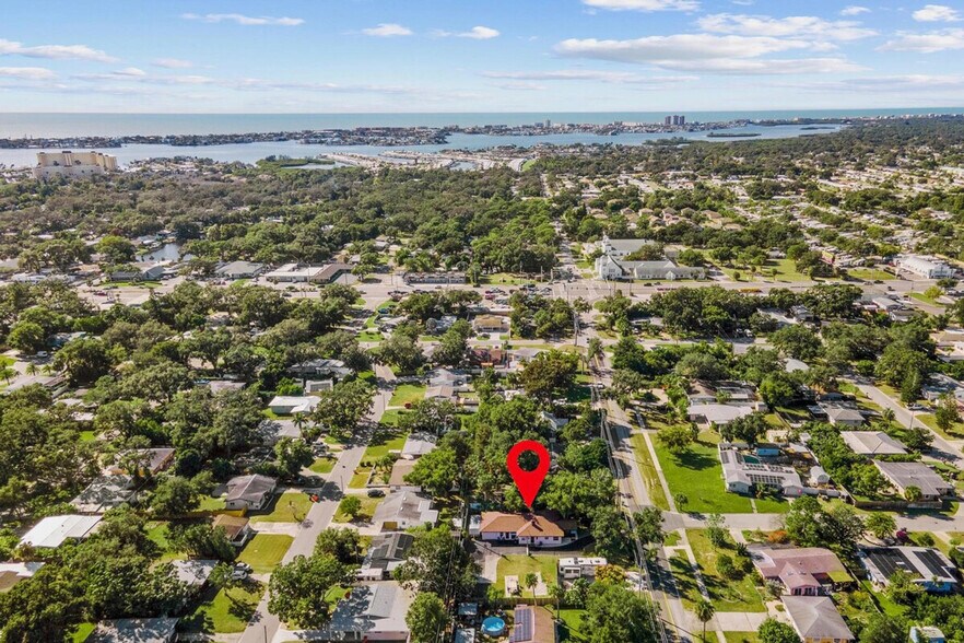 Building Photo - 10538 55th Ave