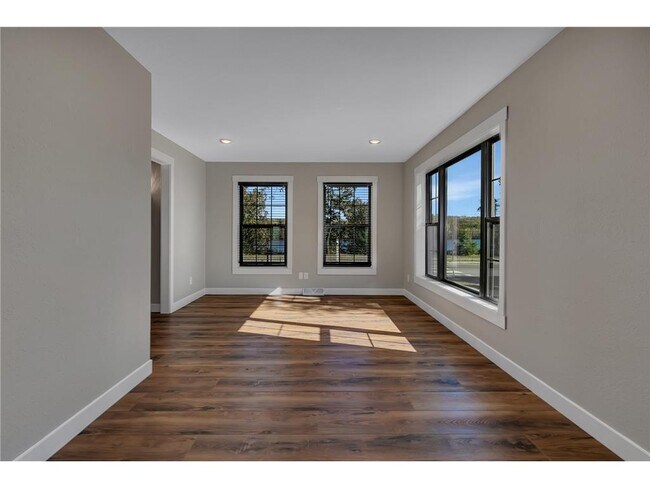 Building Photo - 501 Riverside Ave N