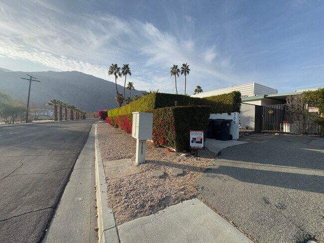 Building Photo - COMING SOON !! Studio Apartment in Palm Springs!!