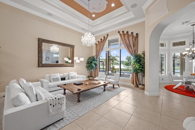 Building Photo - 10771 Versailles Blvd