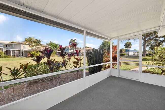 Building Photo - Cozy unfurnished, 2 Bedroom, 1 Bathroom, Condo