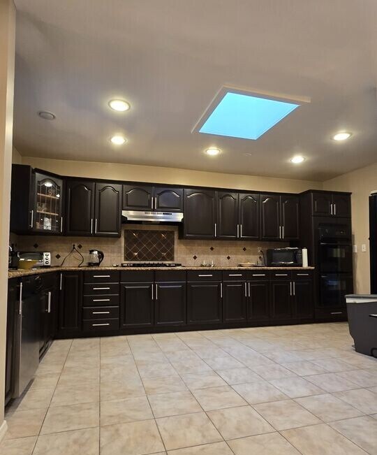 Building Photo - 1481 Benedict Canyon Dr
