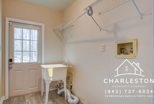 Building Photo - 756 Seaman Ln