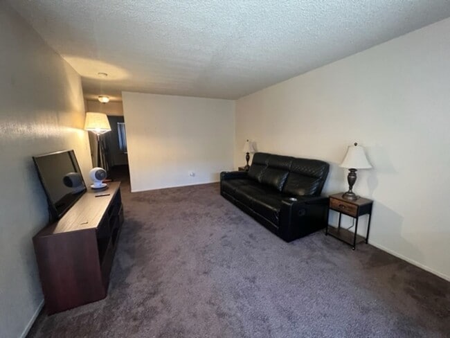 Building Photo - Fully Furnished One Bedroom In Gated Commu...