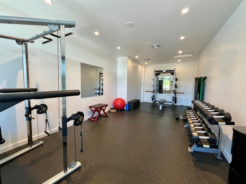 community gym - 1475 Sandbar Ln