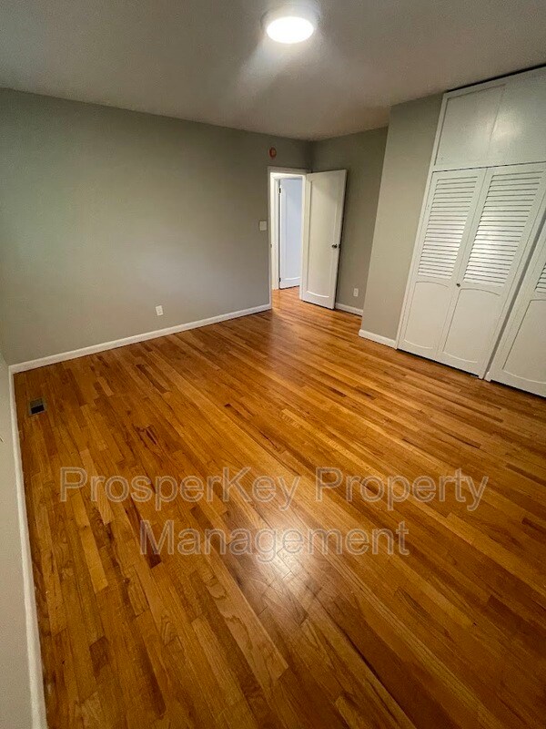 Building Photo - 1211 Timberlane Dr