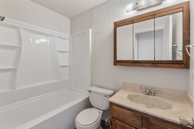 Building Photo - Bright and Inviting 3-Bedroom with Private...