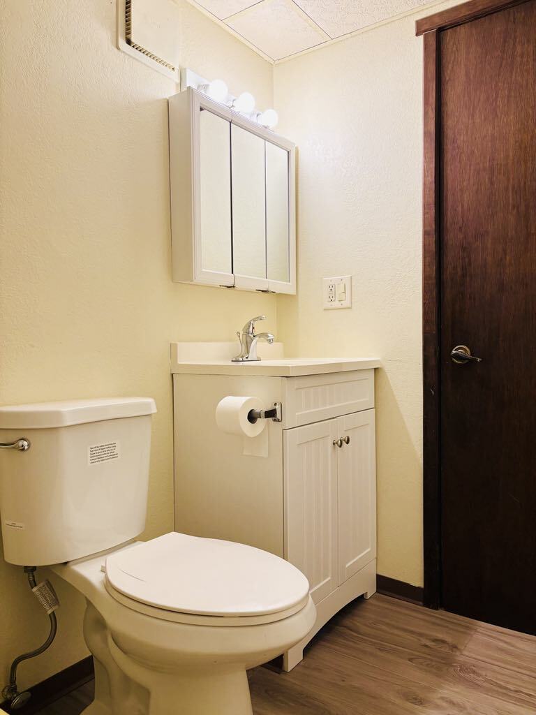 Bathroom - 432 Kit Blvd