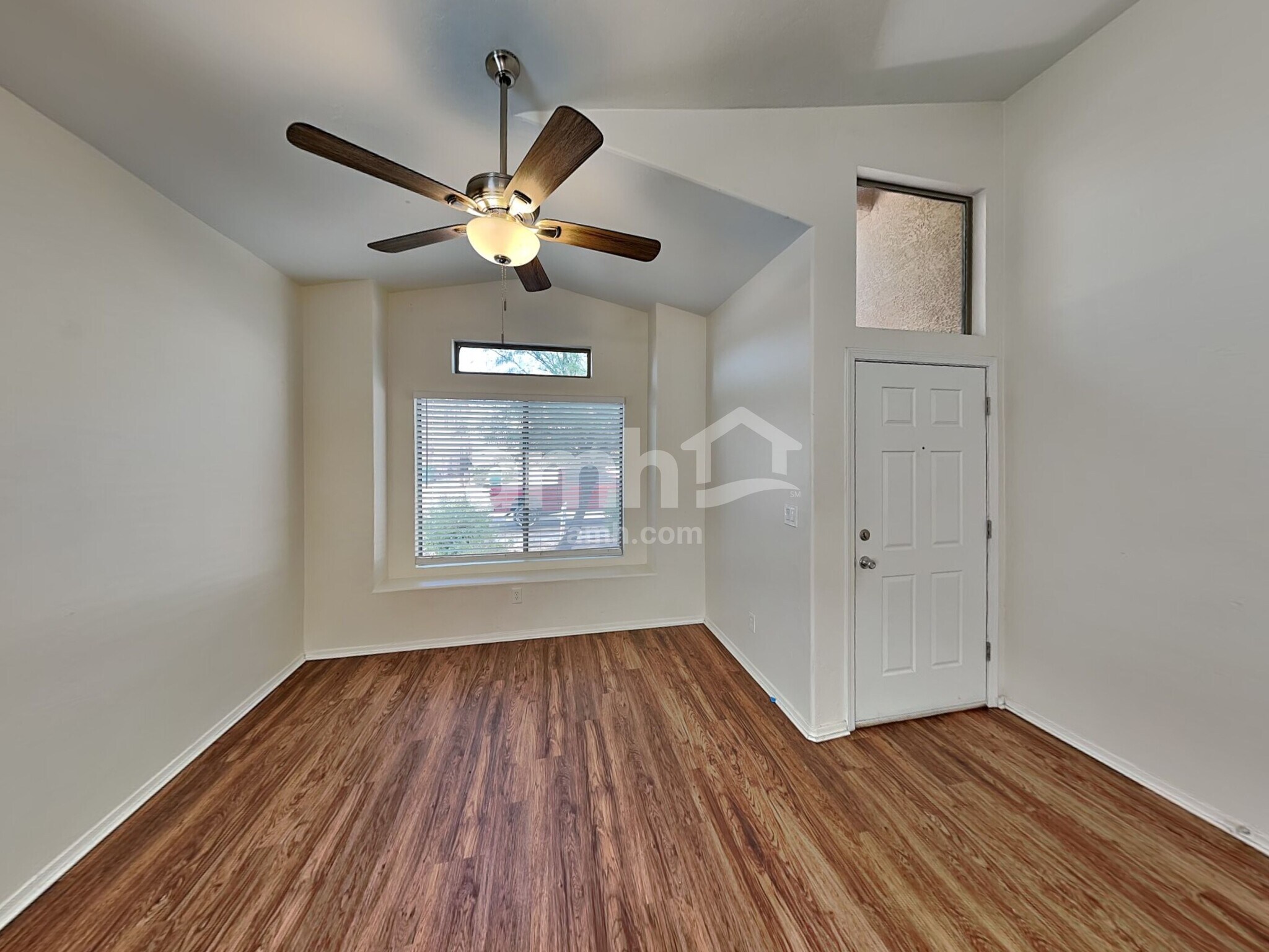 Building Photo - 147 E Via Teresita