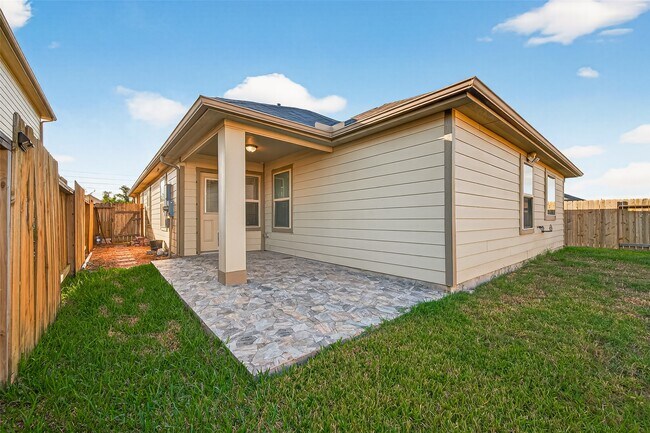 Building Photo - 7219 Victorville Dr