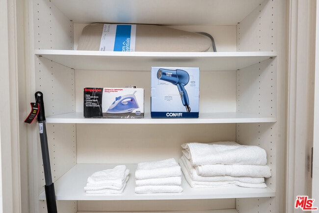 Building Photo - 1070 S Bedford St