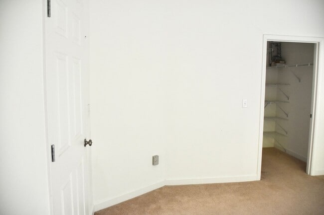 Building Photo - Asheville Condo Rental w/ Garage!
