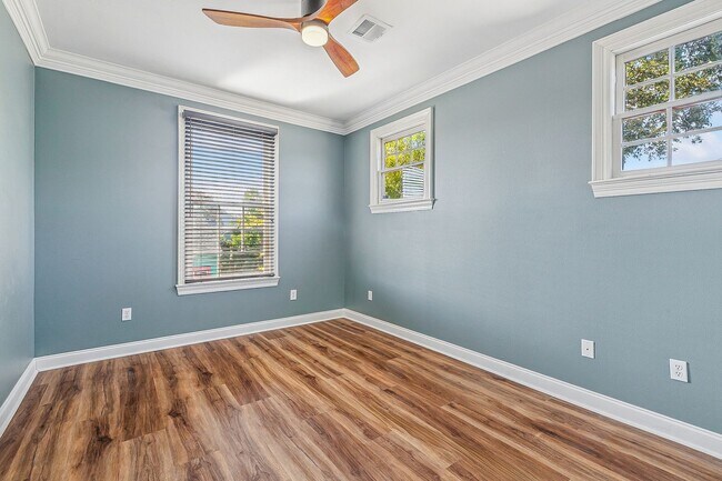 Building Photo - 503-505Third