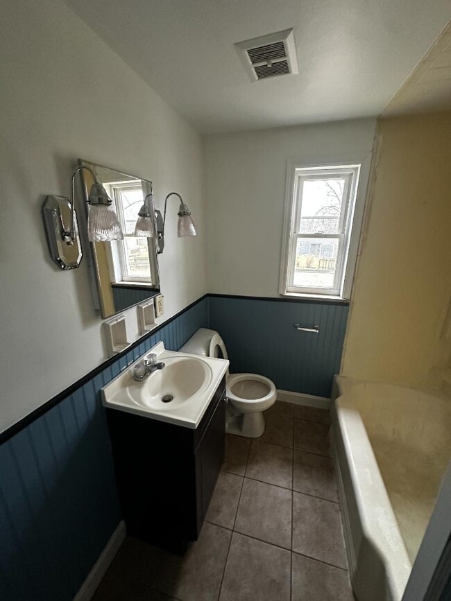 Building Photo - 9070 Lew Wallace Dr