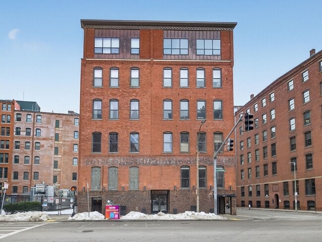 Building Photo - 355 Congress St