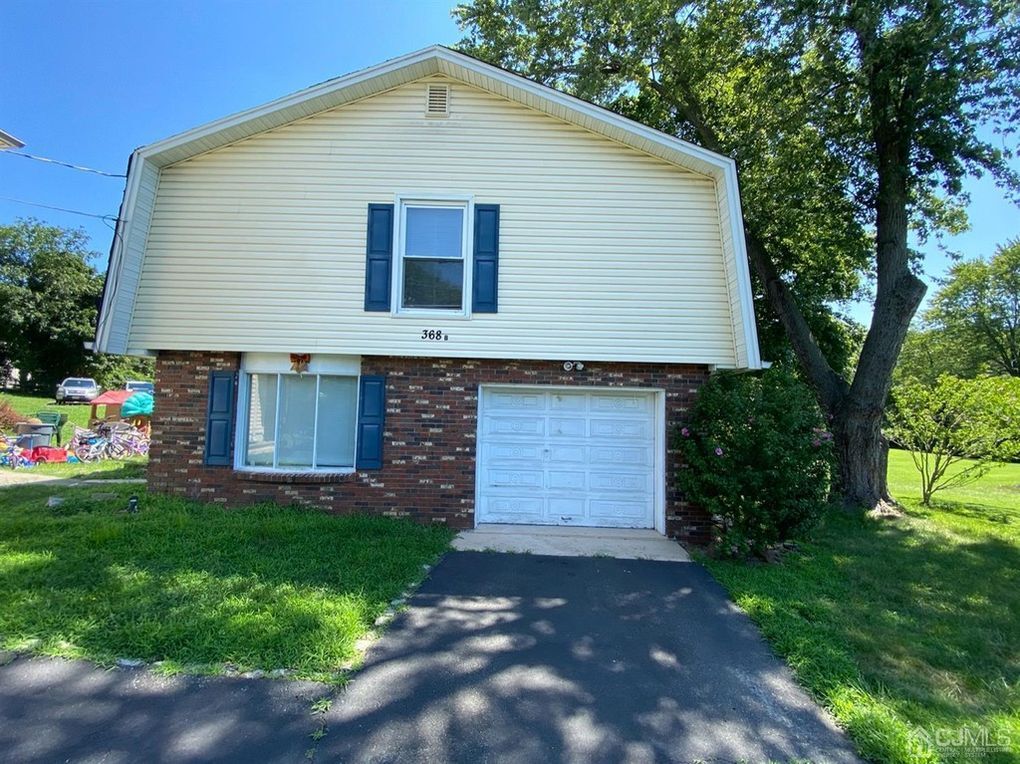 Building Photo - 368B Summerhill Rd