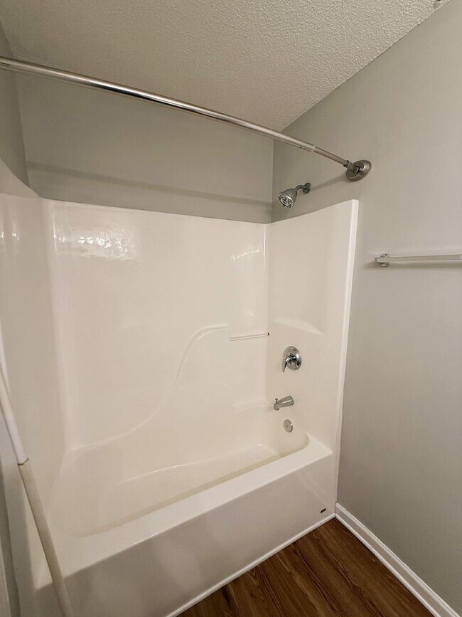 Building Photo - 1 Bedroom / 1.5 Bath with Garage in Gray, TN!