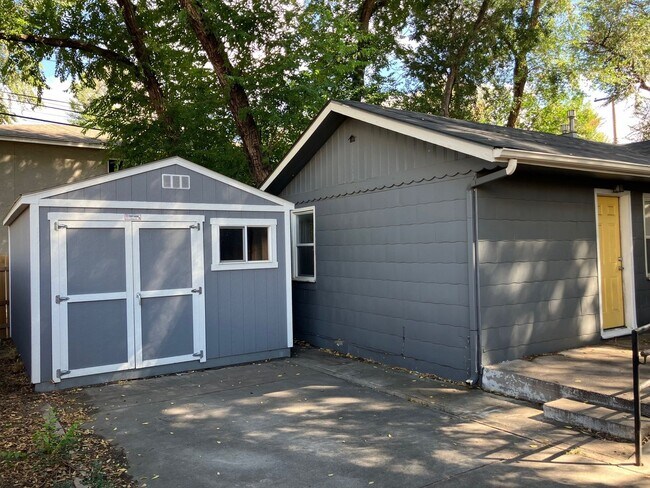 Building Photo - 322 Park Ln