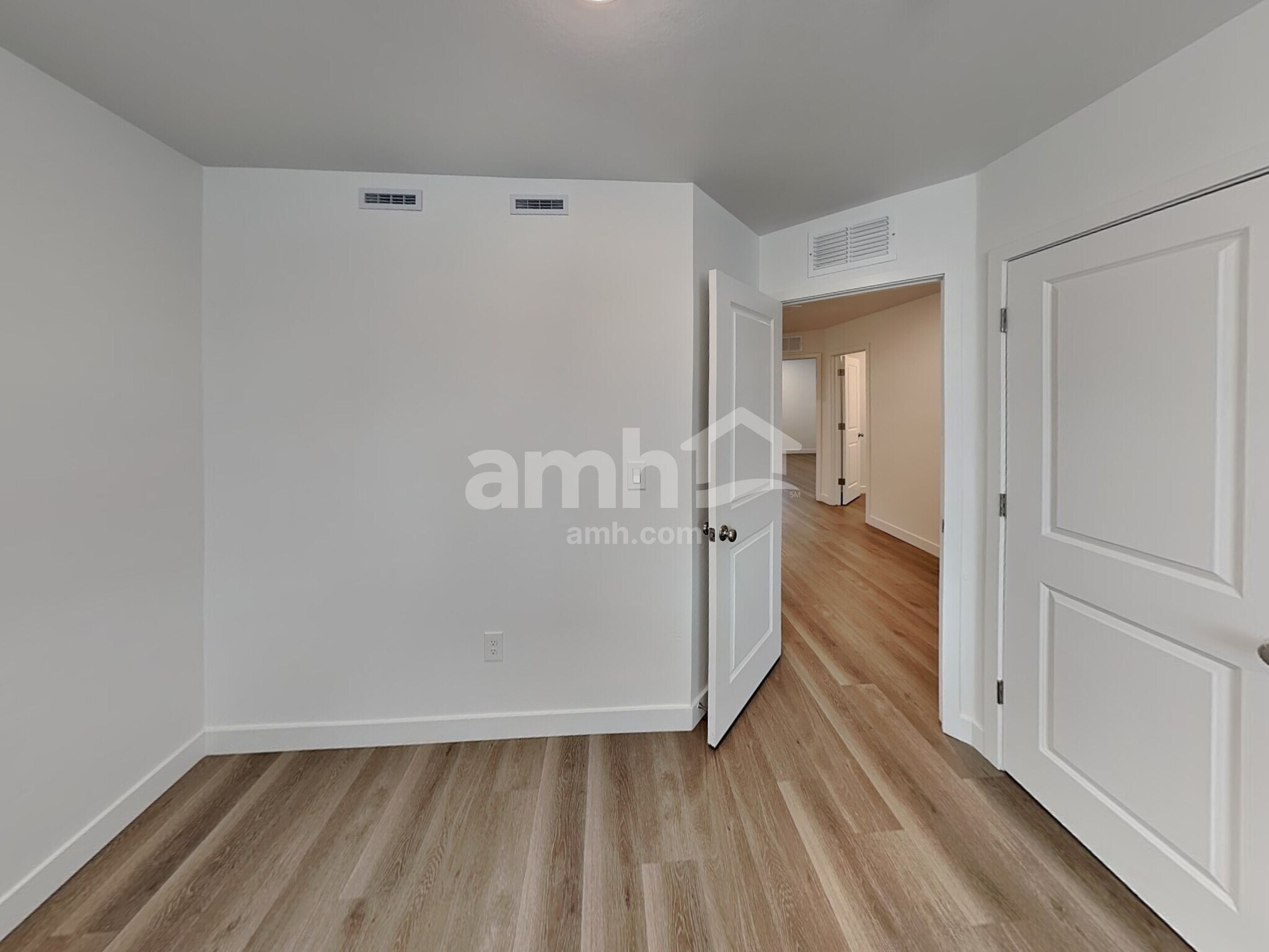 Building Photo - 6975 N 125th Dr