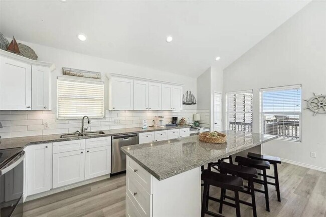 Building Photo - 1714 TX-87