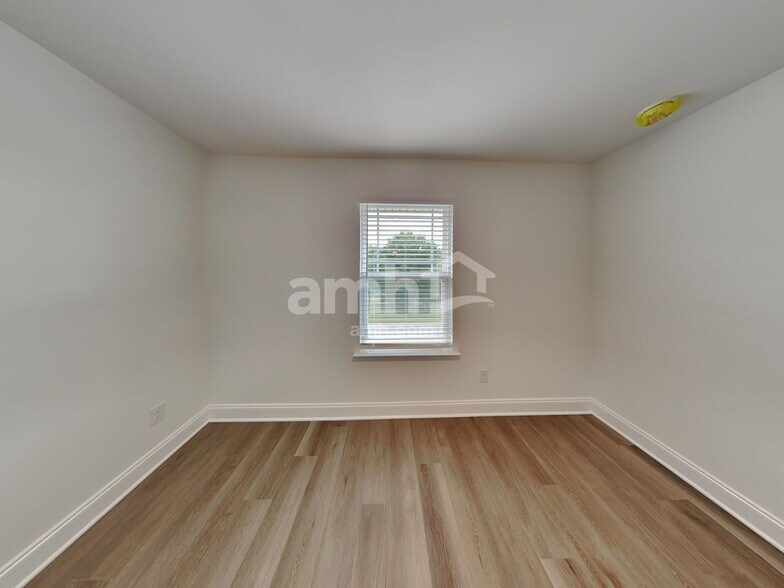 Building Photo - 220 Argea Dr