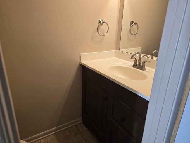 Building Photo - 206 Ann Cir