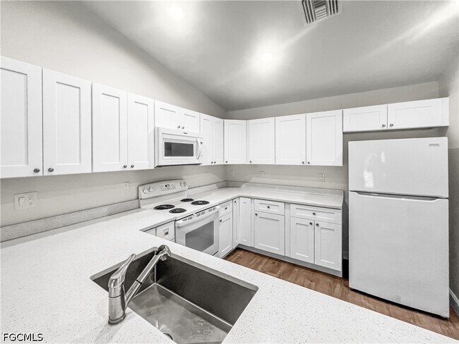 Building Photo - 745 Harry Ave S