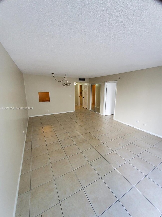 Building Photo - 1 bedroom in North Miami FL 33162